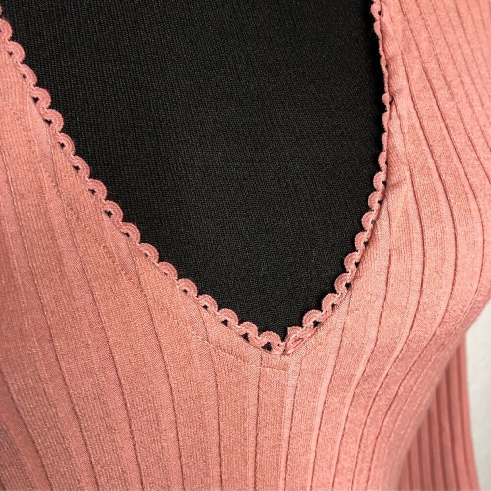 NBD pink ribbed knit v neck dress size Small - Picture 4 of 13